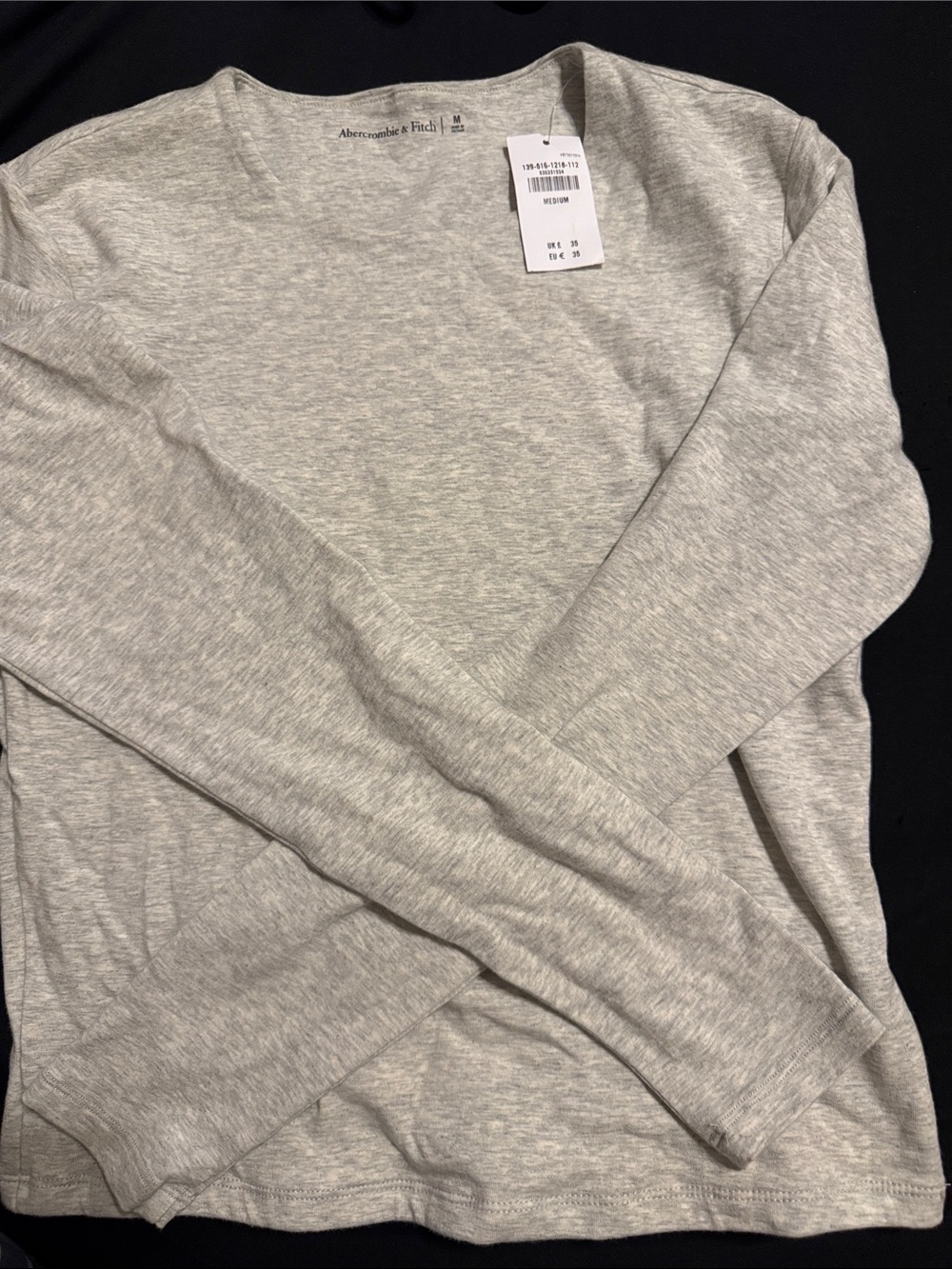 NWT! Abercrombie & Fitch Women’s Long Sleeved Gray Shirt Medium
